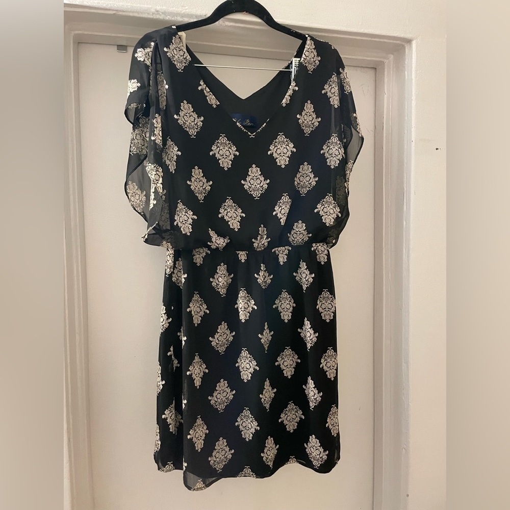 Blue Rain Black and white dress size Large